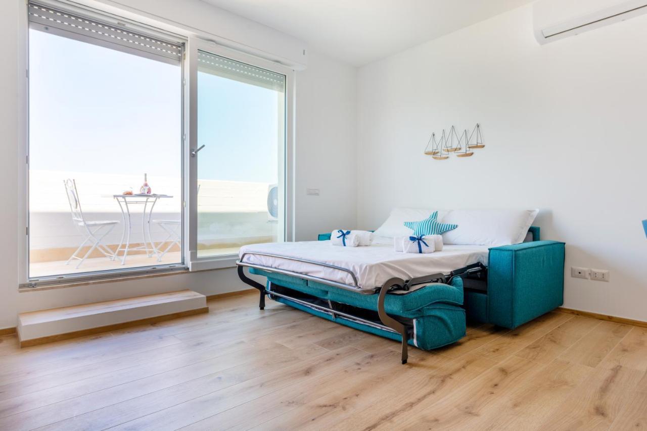 Waterfront Apartment With Seaview Balcony Bari Eksteriør billede